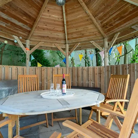 아파트 Leonifi With Terrace By Interhome *