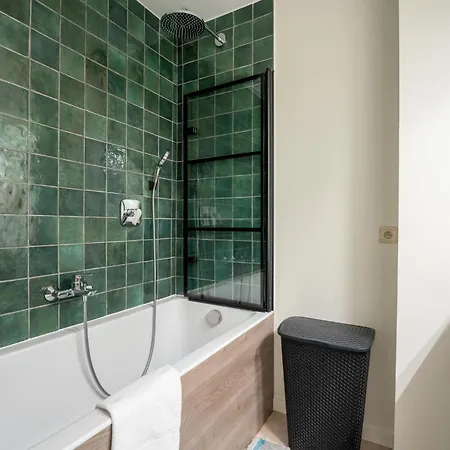 아파트 Leonifi With Terrace By Interhome 브레데네